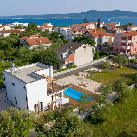 Villa Villa Suncica With Pool And Jacuzz 62