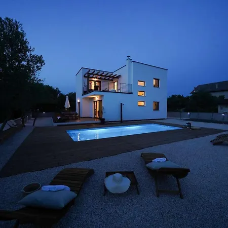 Villa Villa Suncica With Pool And Jacuzz 62 *