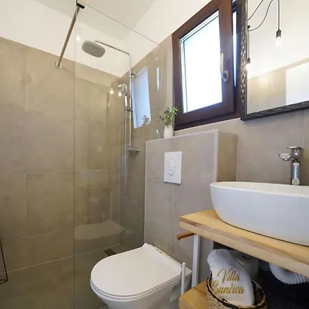 Villa Suncica With Pool And Jacuzz 62 Villa