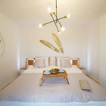 Villa Suncica With Pool And Jacuzz 62 *